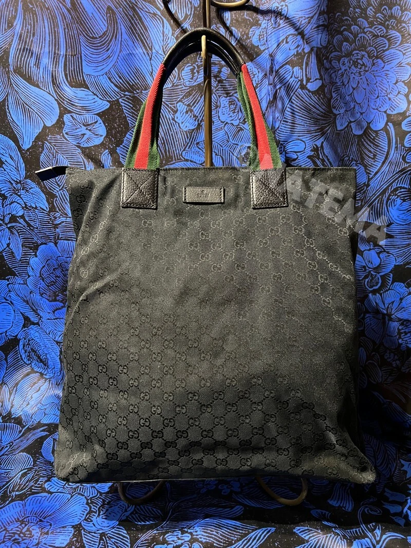 Sac fourre tout GUCCI GG nylon sangle ligne Sherry Line 1312332684 toile noire