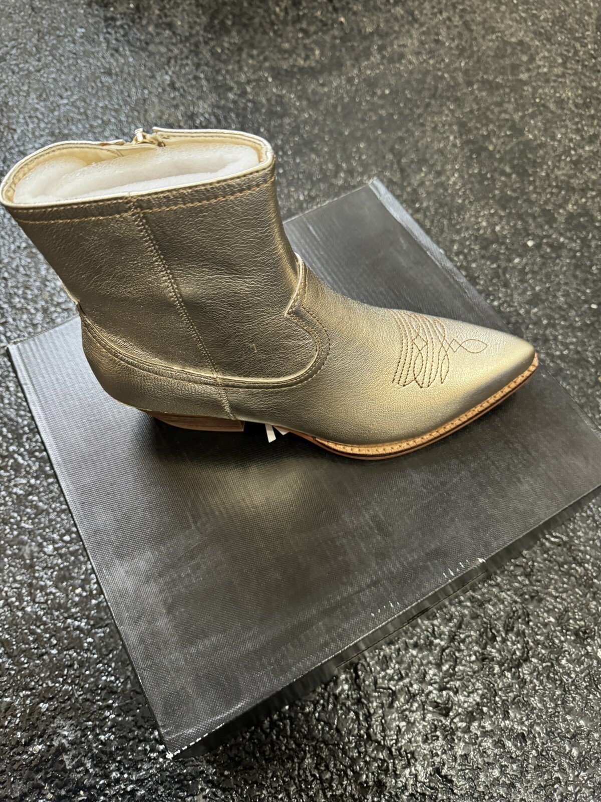 Foto 7 di 10