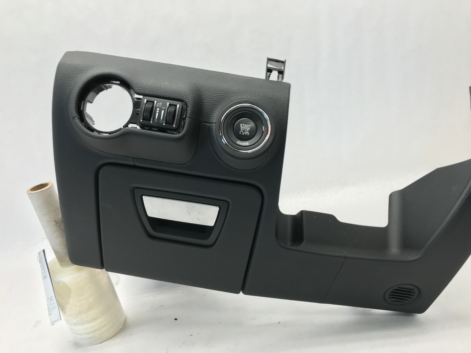 14 15 16 17 MASERATI GHIBLI KNEE TRIM LEFT DRIVER SIDE OEM BLACK START BUTTON