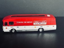 Transporter Team Lotus 1970 von Spark