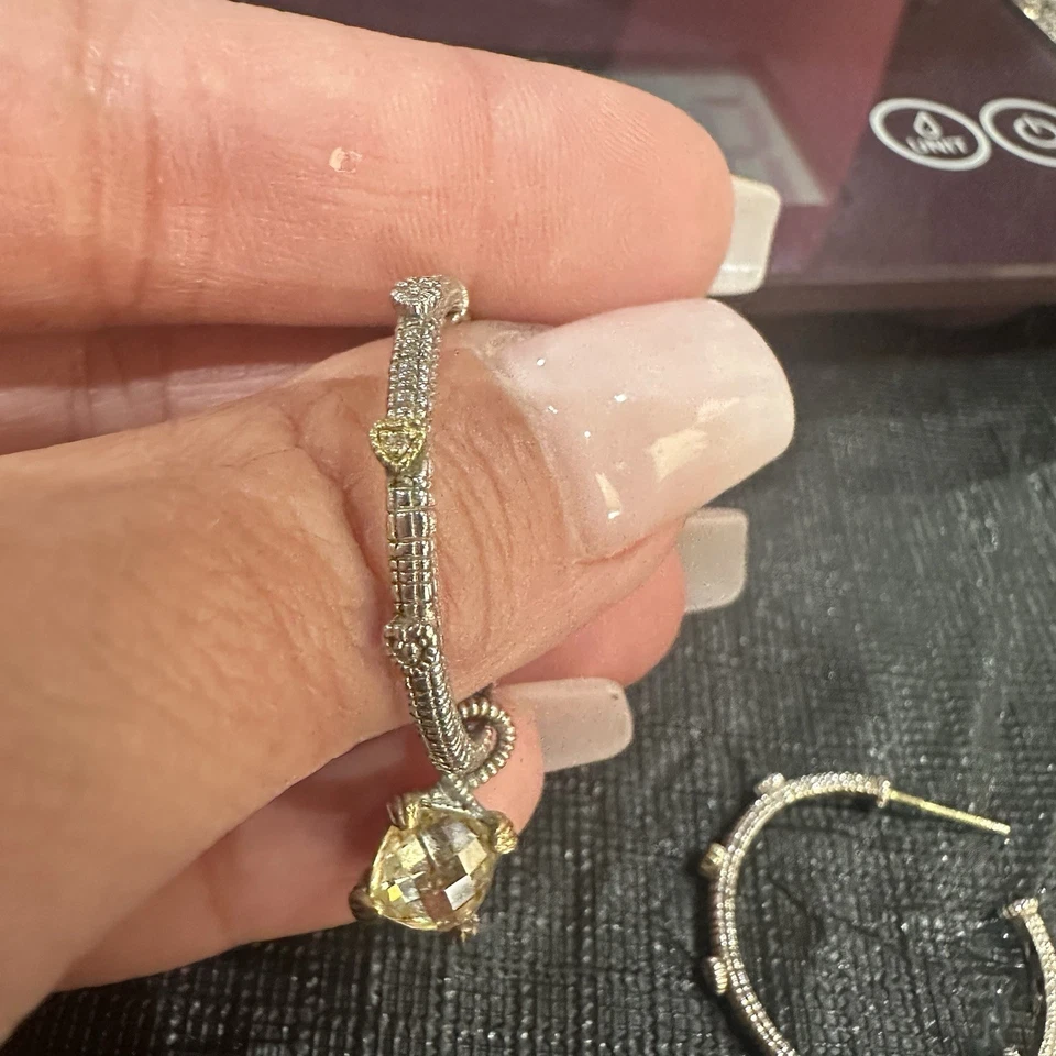 Pendientes de aro de cristal canario Judith Ripka oro 18k plata de ley 925 Foto 2 de 4