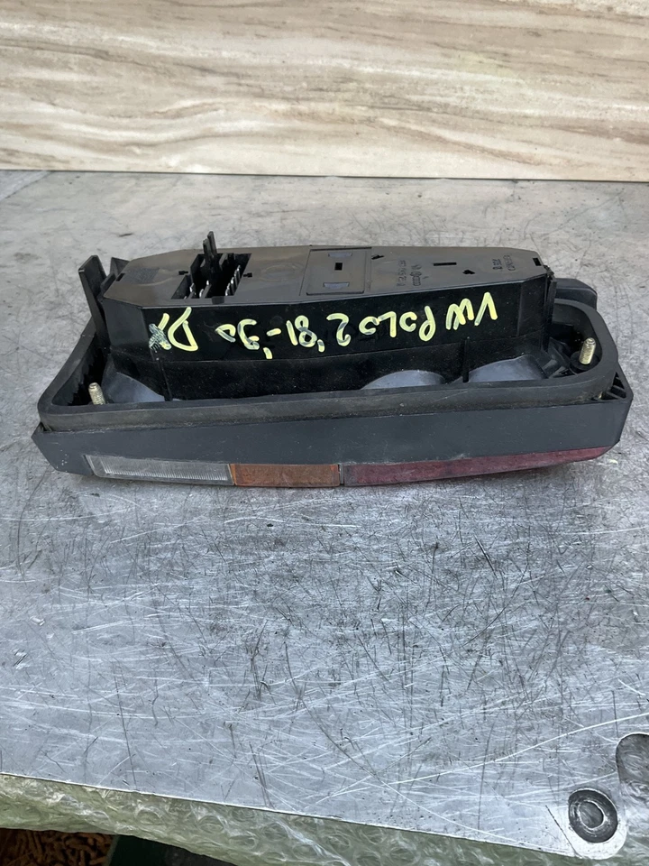 Fanale posteriore destro per modello VOLKSWAGEN POLO 2 serie anno dal 1981 usato - Immagine 3 di 4
