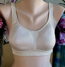 Wacoal 34D Beige Nude Wire Free Light Weight Supportive Sports Bra 852302