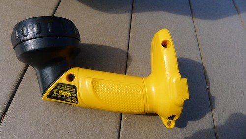 DEWALT DW906 PIVOTING HEAD FLASH LIGHT 14.4 VOLT, TOOL ONLY - Picture 1 of 6