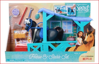 spirit riding free stable set