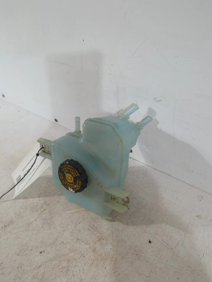 Toyota Yaris MK3 Vvt-i Icon M-drive 2014-2017 1497 Radiator Expansion Bottle M76 - Image 2 of 4