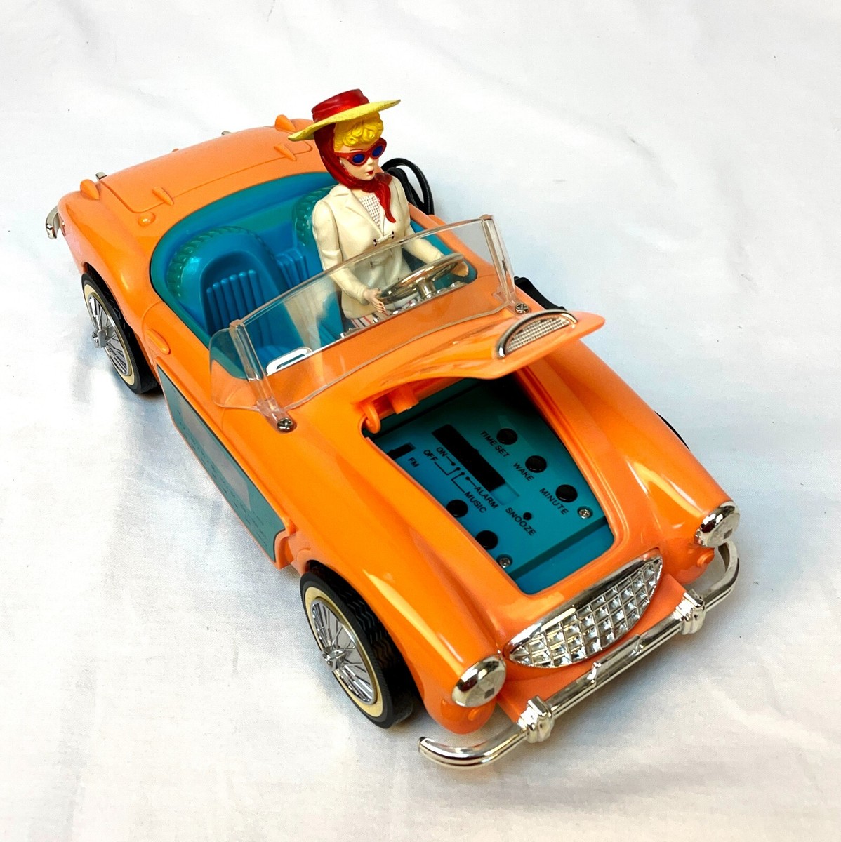 Vintage 1996 Barbie Alarm Clock AM/FM Radio 1962 Convertible Car