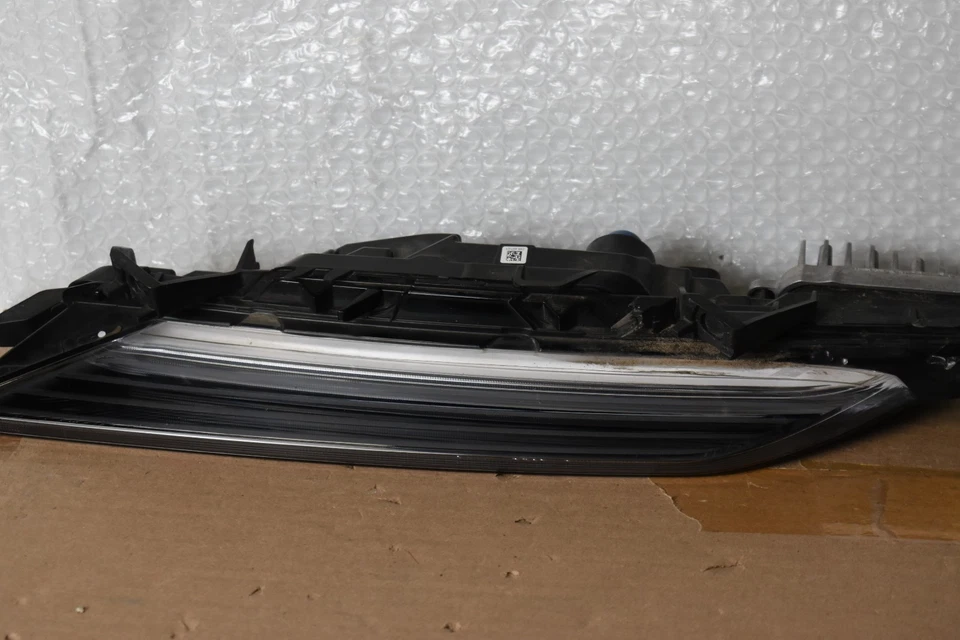 LÁMPARA DE CIRCULACIÓN DIURNA BASE PORSCHE MACAN IZQUIERDA 2022-2024 OEM 95B 953 041 B Foto 3 de 4