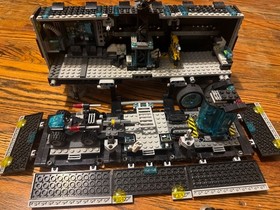 Ultra Agents Mission Headquarters (Partial Minifigures + Vehicle)