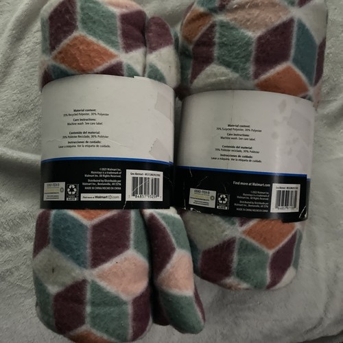 Lot Of (2) New Mainstays Geo Abstract Fleece Throw Blanket 50x60" - Bild 4 von 6