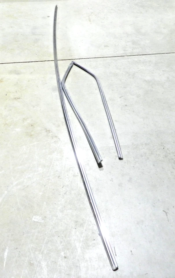 1977-1978 DATSUN B210 НЕРЖАВЕЮЩАЯ ОТДЕЛКА С ОБЕИХ СТОРОН QAURTER ОКНО И 1 НАД ДВЕРЬЮ - Изображение 2 из 4