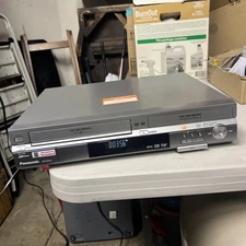 Panasonic DMR-ES46V VCR DVD Recorder Combo Player HDMI Output + Remote - Bundle