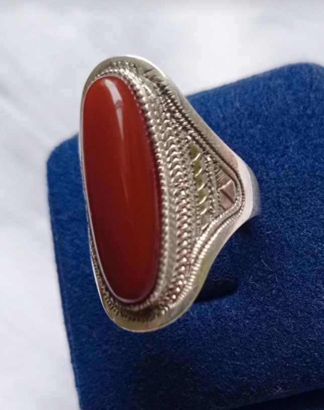 Bague phalange argent Touareg rouge pour sublimer votre look boho d'été