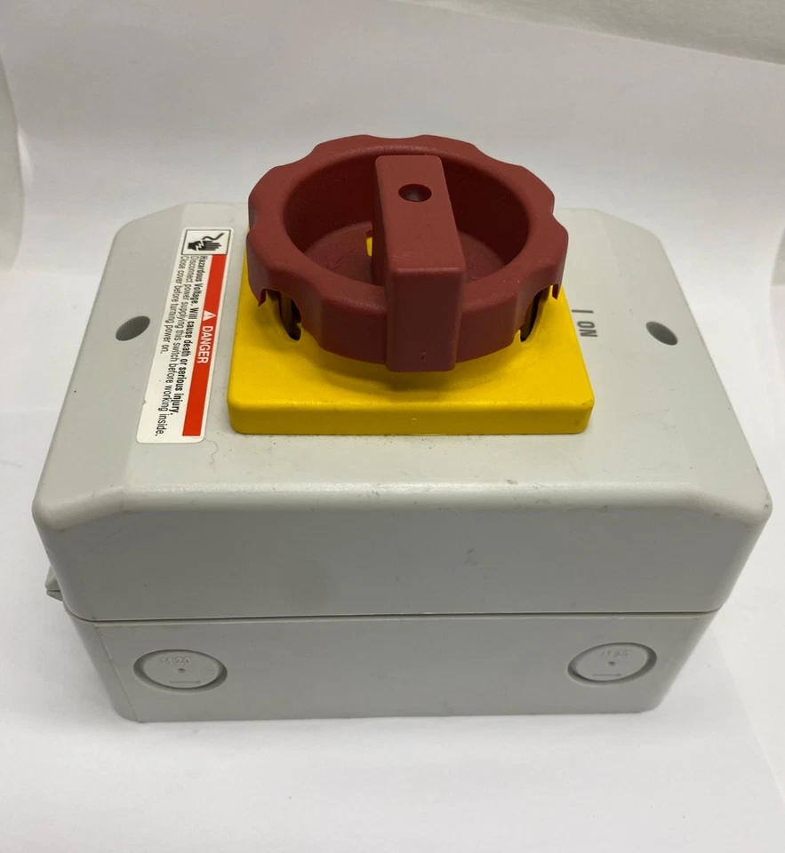 Siemens Disconnect switch 3 pole non-fused 3LD2064-OTB53-OUS2 red/yellow - Image 2 of 4