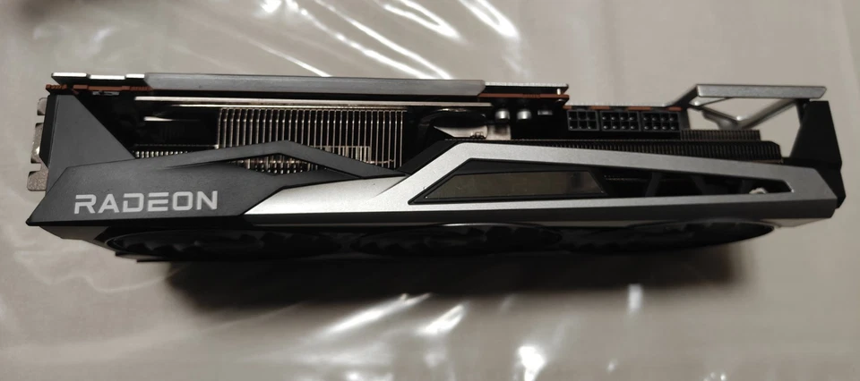 Sapphire Nitro+ SE RX6900XT - Image 2 of 3