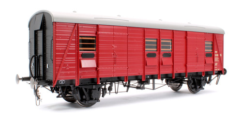Heljan 9151 SR Parcels & Miscellaneous Van (PMV) BR Crimson S10585 (uneven plank | Zustand: New