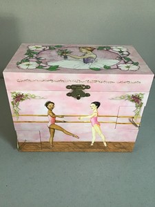 enchantmints musical jewelry box