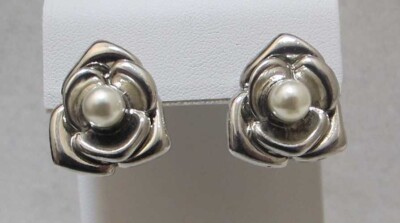 Vtg 3D Shield Shape Layered SilverTone ROSE Flower Faux Pearl 7/8  Post Earrings