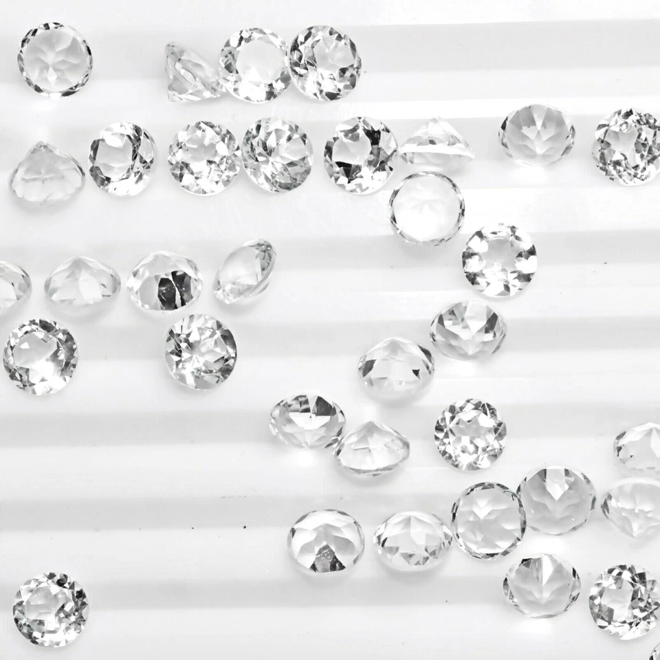 Venta al por mayor Lote de piedras preciosas calibradas sueltas de topacio blanco natural facetado redondo de 5 mm Foto 3 de 4