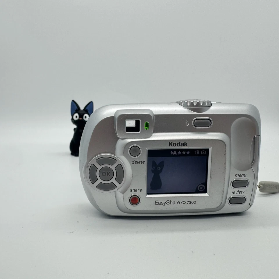 Kodak EasyShare CX7300 Digital Point & Shoot Camera 3.2MP Tested & Working - Image 3 of 4