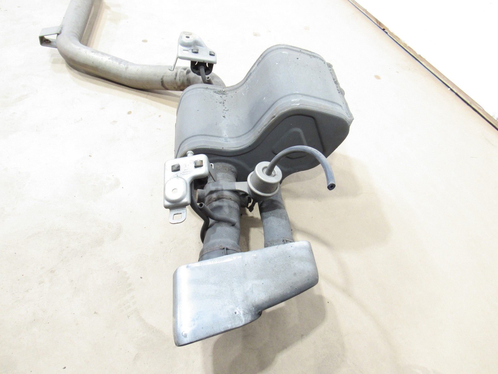 14-19 Maserati Quattroporte 2016 3.8L Rear Right Exhaust Muffler Pipe Tip ;:M