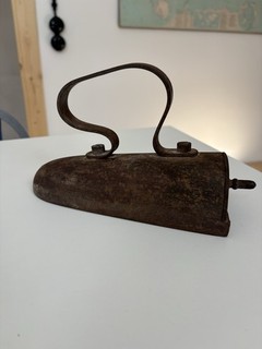 Bügeleisen Antik Eisen mit Kohlefach Glätteisen Vintage Alt Deko