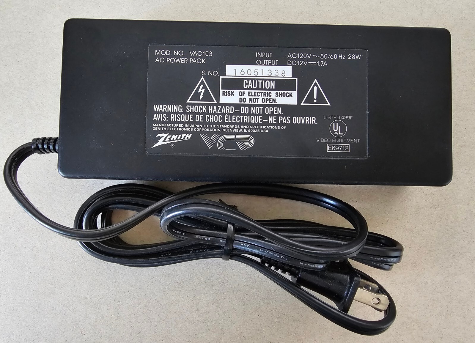 ZENITH Camcorder Battery Charger AC Power Pack Supply VAC103 12 VDC @ 1.7A-image