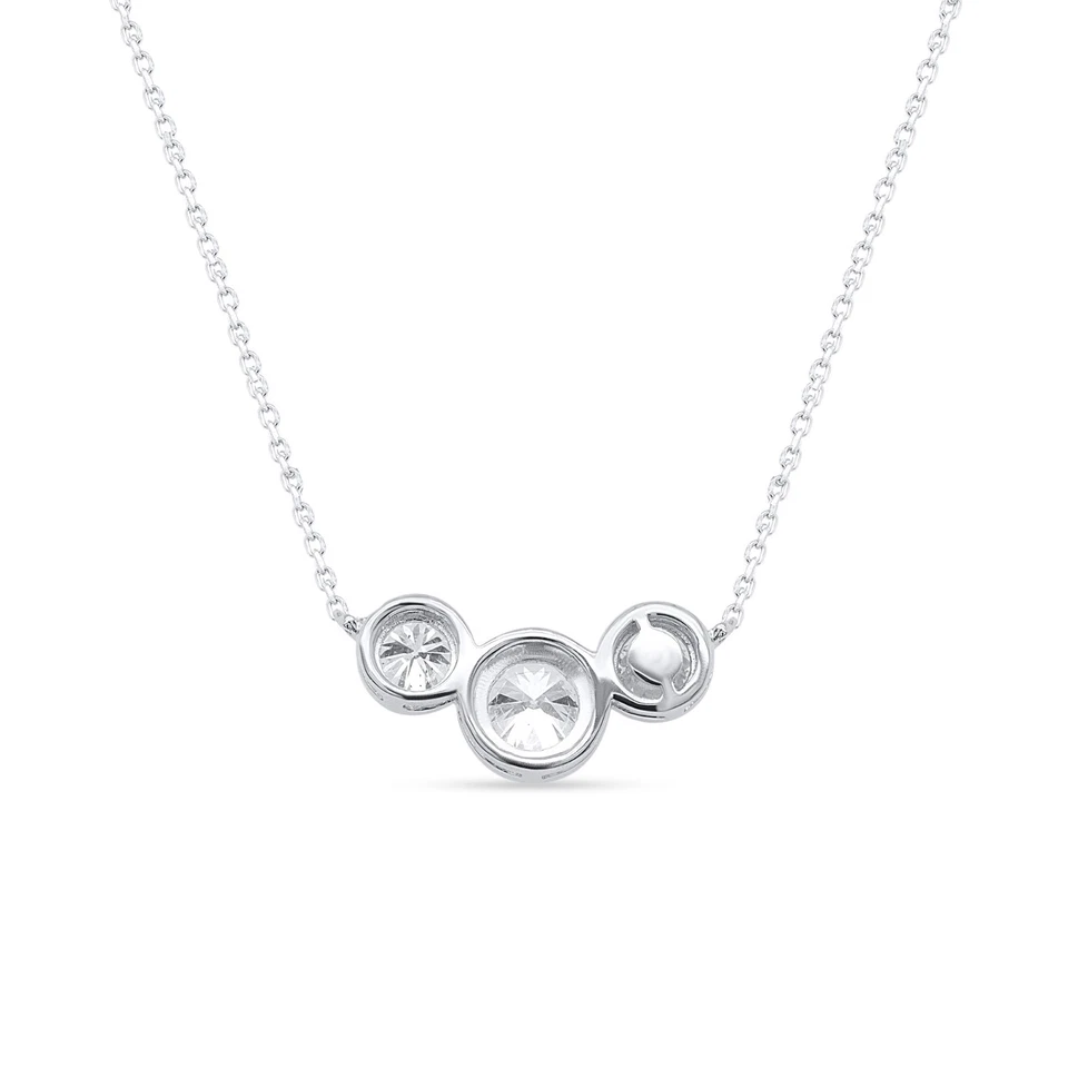 Conjunto de bisel de diamantes cultivados en laboratorio de 1,05 quilates colgante de 3 piedras cadena de oro blanco de 14 k de 18" Foto 3 de 4