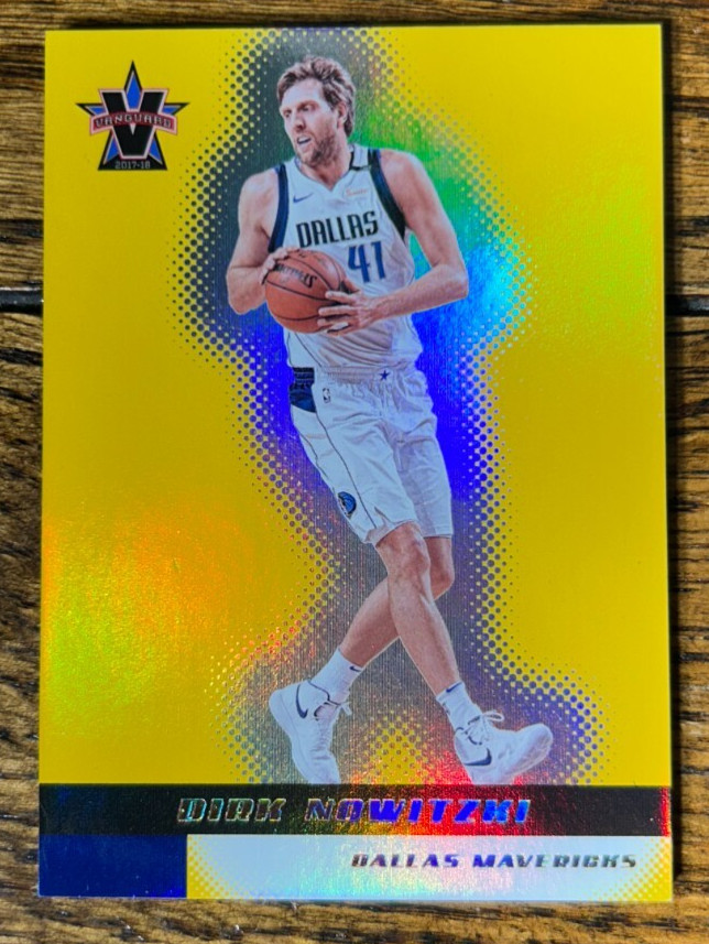 Dirk Nowitzki 2017-18 Vanguard #40 Gold Prizm Rare Parallel SN # 04/10