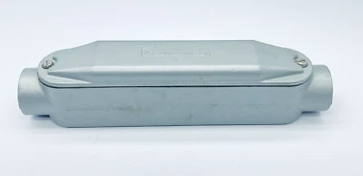 KILLARK MOC-6 ALUMINUM CONDUIT OUTLET BODY 2" C-HUB W/ COVER MOC-560 - Image 1 of 4