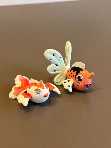 Goldeen & Seaking TOMY Pokemon Figures CGTSJ 1999 Nintendo 2" - Vintage