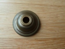 Lampe-Abdeckkappe / Messing / D: 5 cm H: 2 cm Loch 1 cm / M10