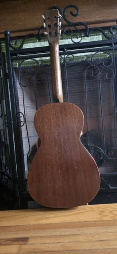 Vintage 1930s Silvertone Parlor Acoustic With Regal Tail Piece - Picture 4 of 7