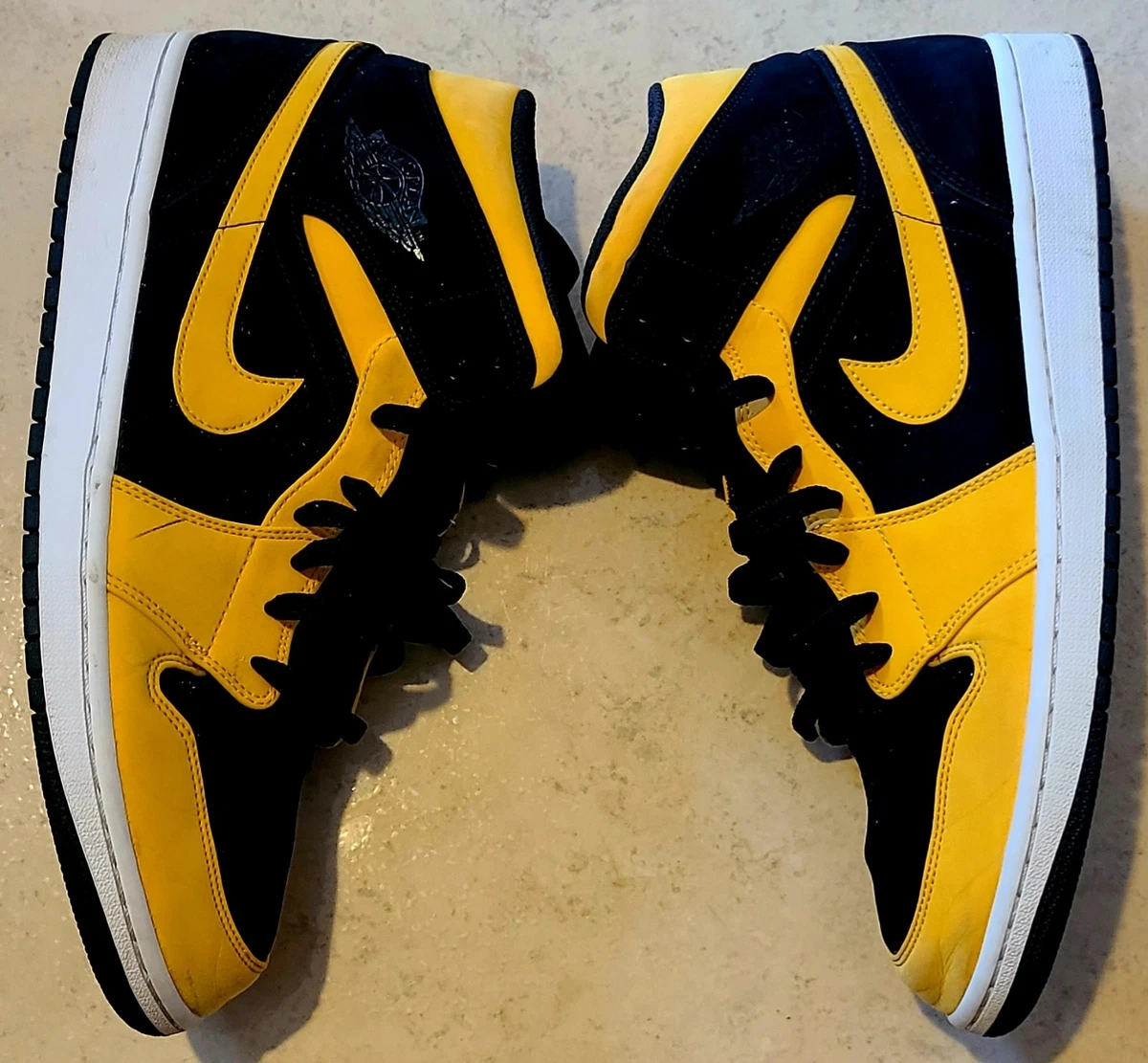 Nike Air Jordan 1 Retro Mid Reverse New Love 554724-071 Size  display picture 1