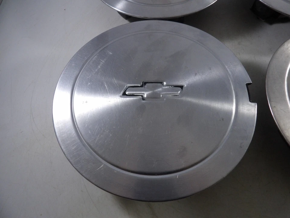 Set of 1987 1988-1991 Chevrolet Beretta Corsica Wheel Center Cap Cover 10055252 — 第 2/4 张图片