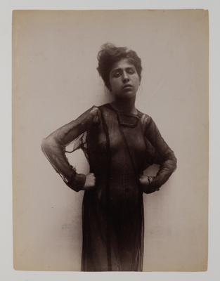 Tirage Albuminé Vintage Portrait Féminin Gloeden - Circa 1890 - Format 16,7x23 Cm