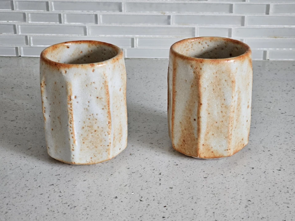 Par de xícaras de chá ultra raras Rosanjin Kitaoji atribuído assinado shino ware saquê - Imagem 2 de 4