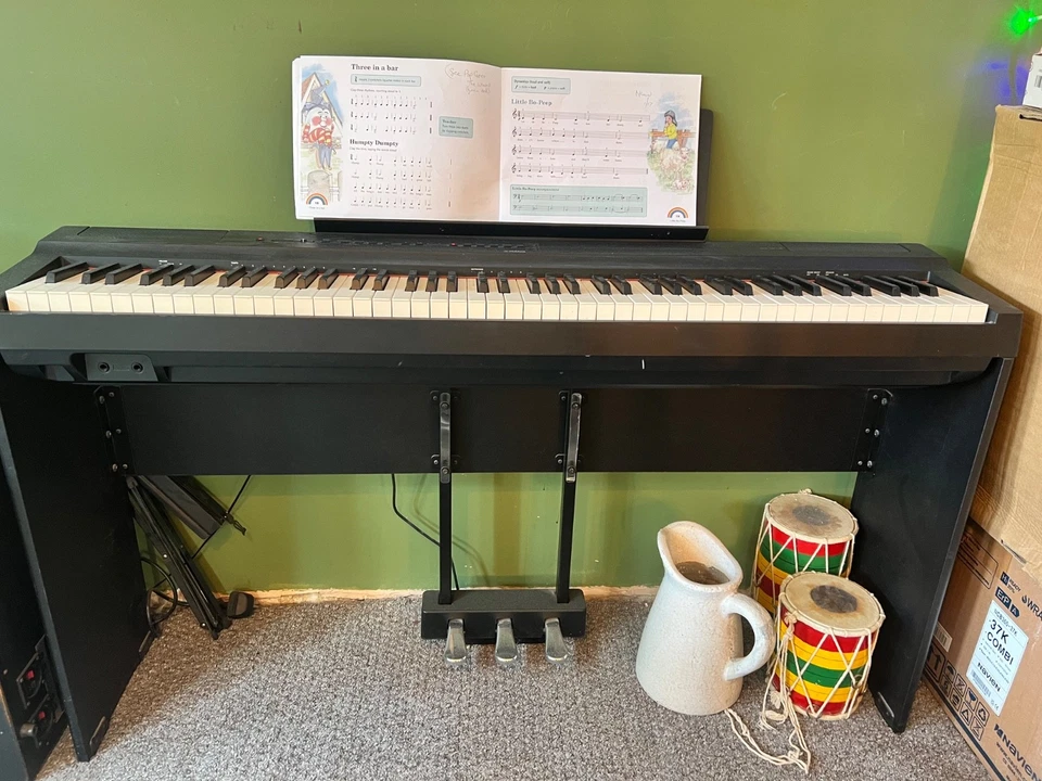 Yamaha P-125, photo 1 of 2