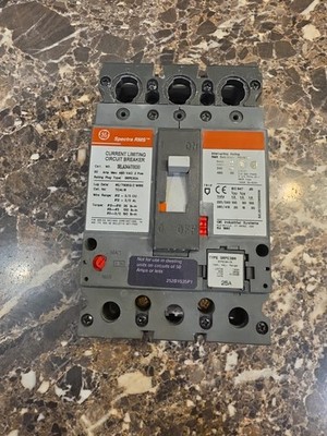 GE SELA24AT0030 Current Limiting Circuit Breaker 25A 2 Poles 480VAC