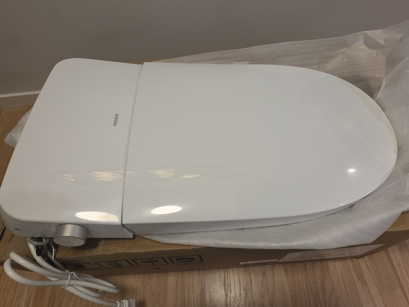 Moen ET1100 (205035) Electronic Cleansing Tankless Bidet Toilet Seat Only