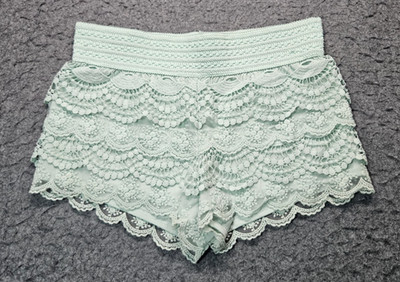 Jolt mint green lace/crochet tiered shorts women junior size Large
