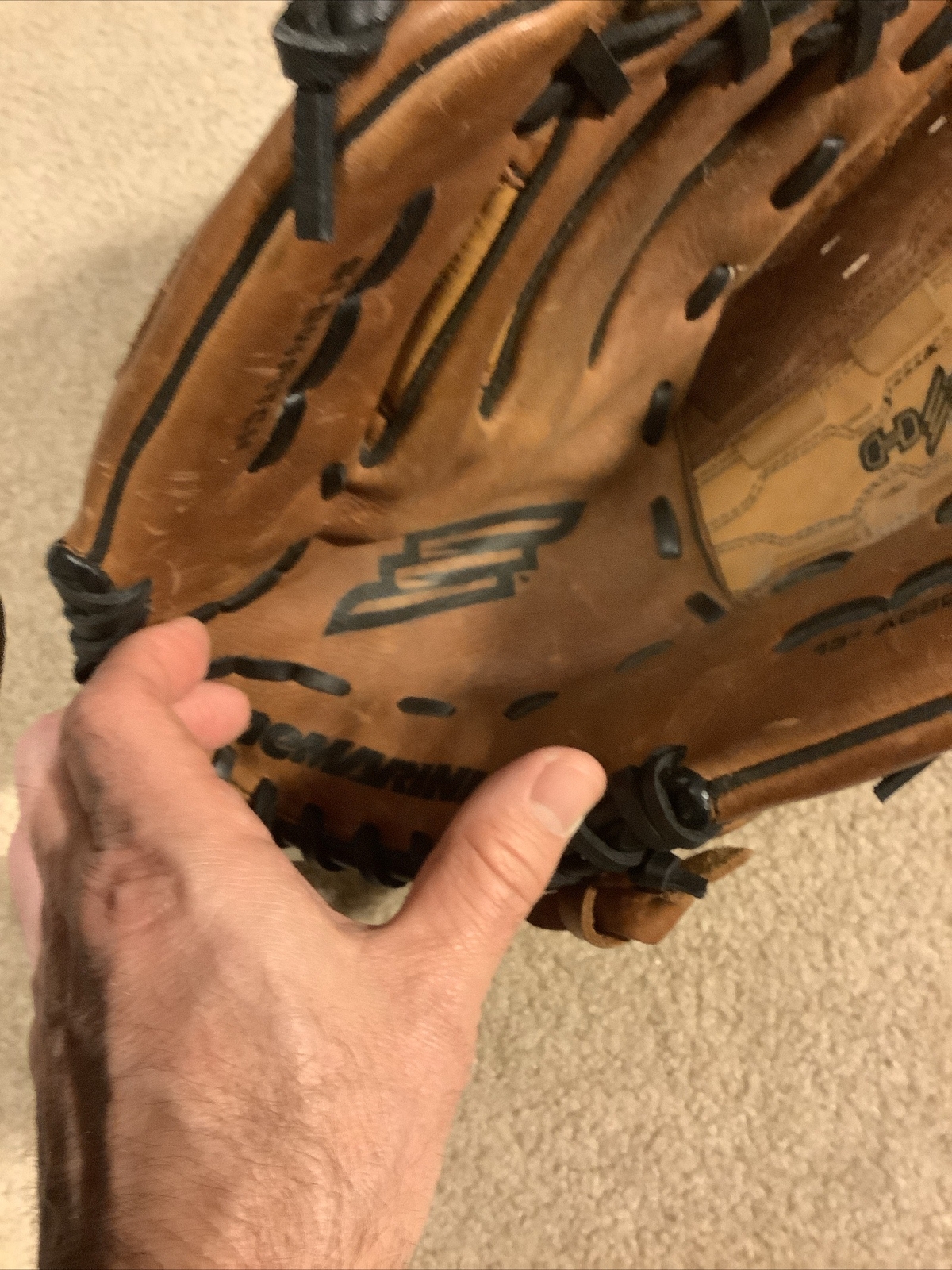DeMarini 13” Helix A0802 Helix Leather Slowpitch Softball Glove Lefty
