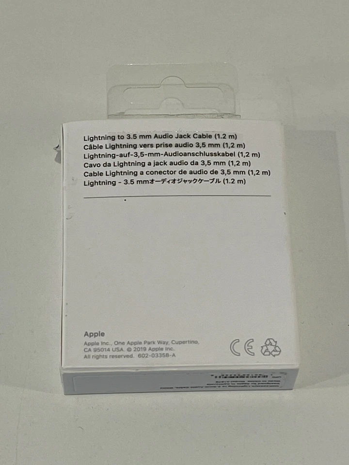 GENUINE Apple Lightning to 3.5mm Audio Jack Cable (1.2m) MXK22AM/A OPEN BOX - Image 2 of 3