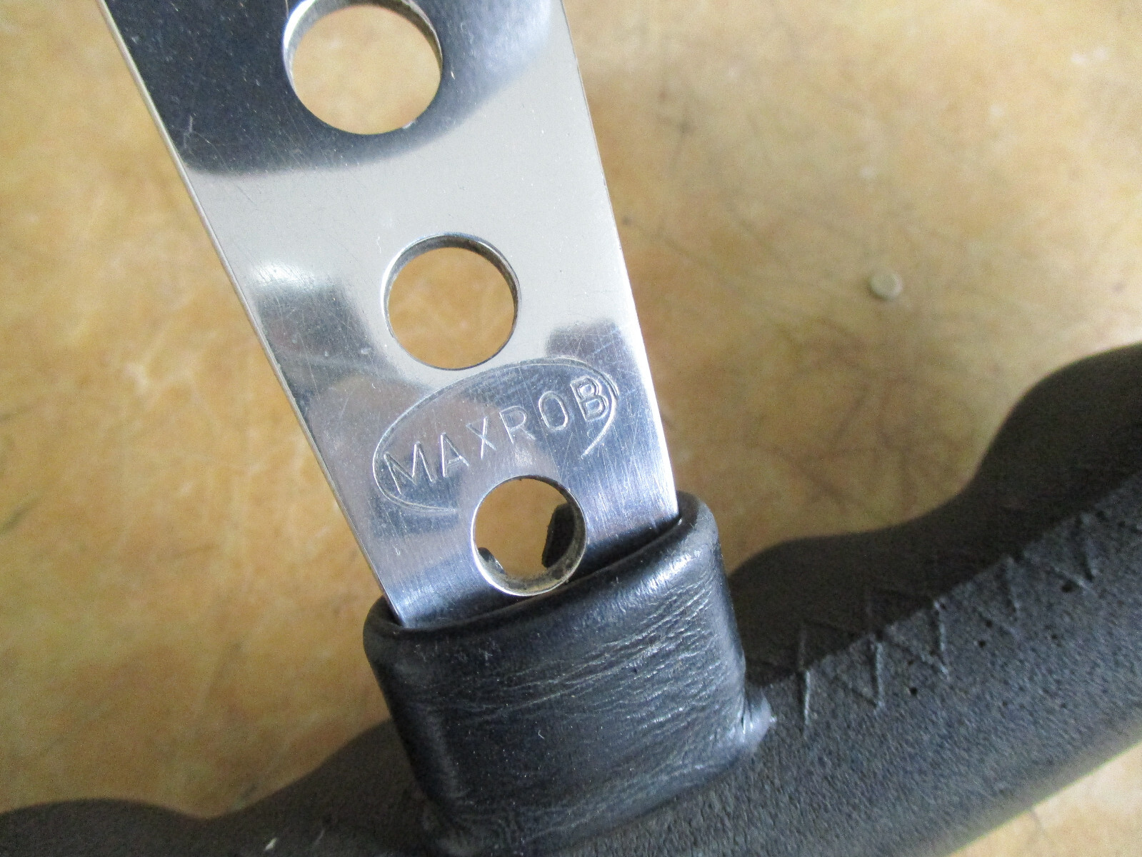 MAXROB STEERING WHEEL HOLDEN FJ FC EK EH HR HK HQ TORANA FORD XA XB MAD