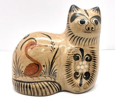 Tonala Mexican Folk Art Pottery Cat Beige Red White Black 6” x 5” Hand Painted
