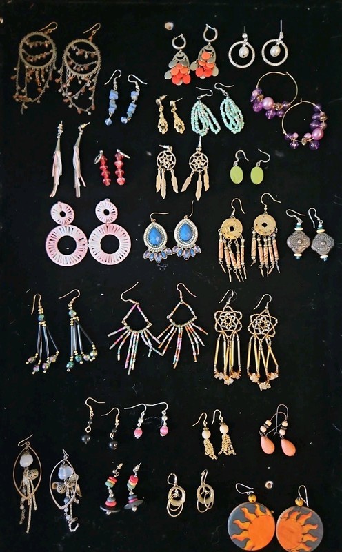 Fashion/Vintage Earring Lot of 26 pairs.