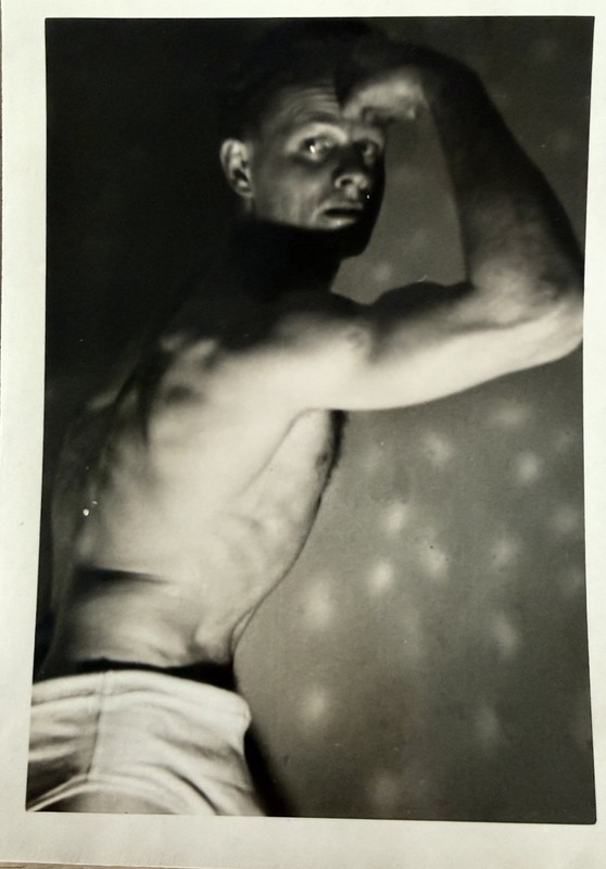 Handsome Man Beefcake Shirtless Flexing  VTG PHYSIQUE Photo Gay Interest 1940s