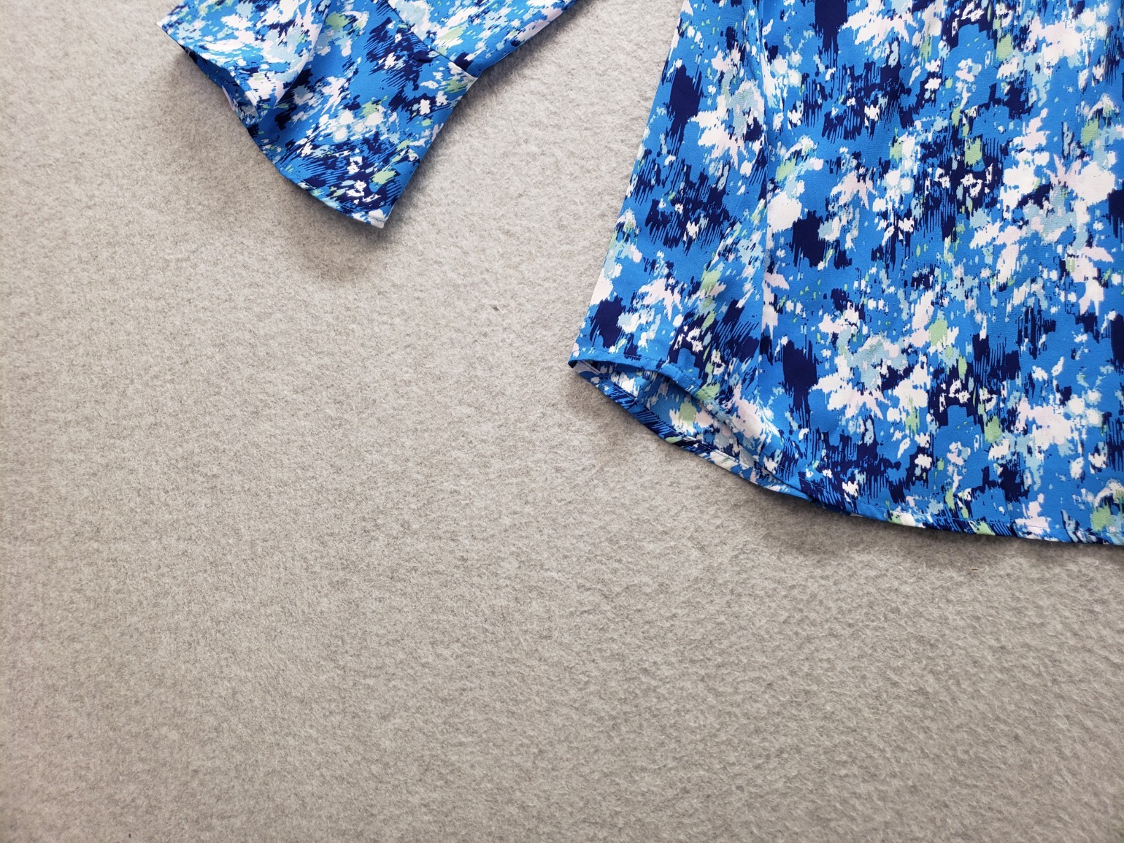 Style Co Women Tunic Top L Blue & White Floral V Neck 3/4 Bell Sleeve Blouse