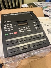 Alesis HR-16B Digital Tabletop Drum Machine, Programmable 16 Pads Black/Gray