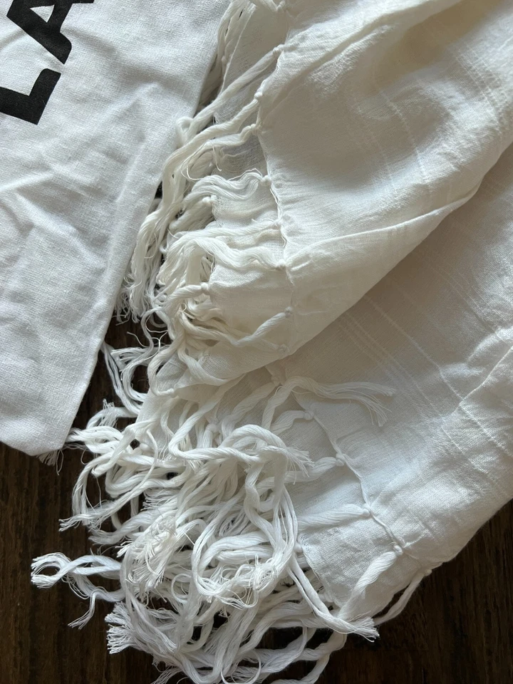 Bufanda blanca 100 % algodón Lacoste NWoT con bolsa antipolvo original (A60345) Foto 4 de 4